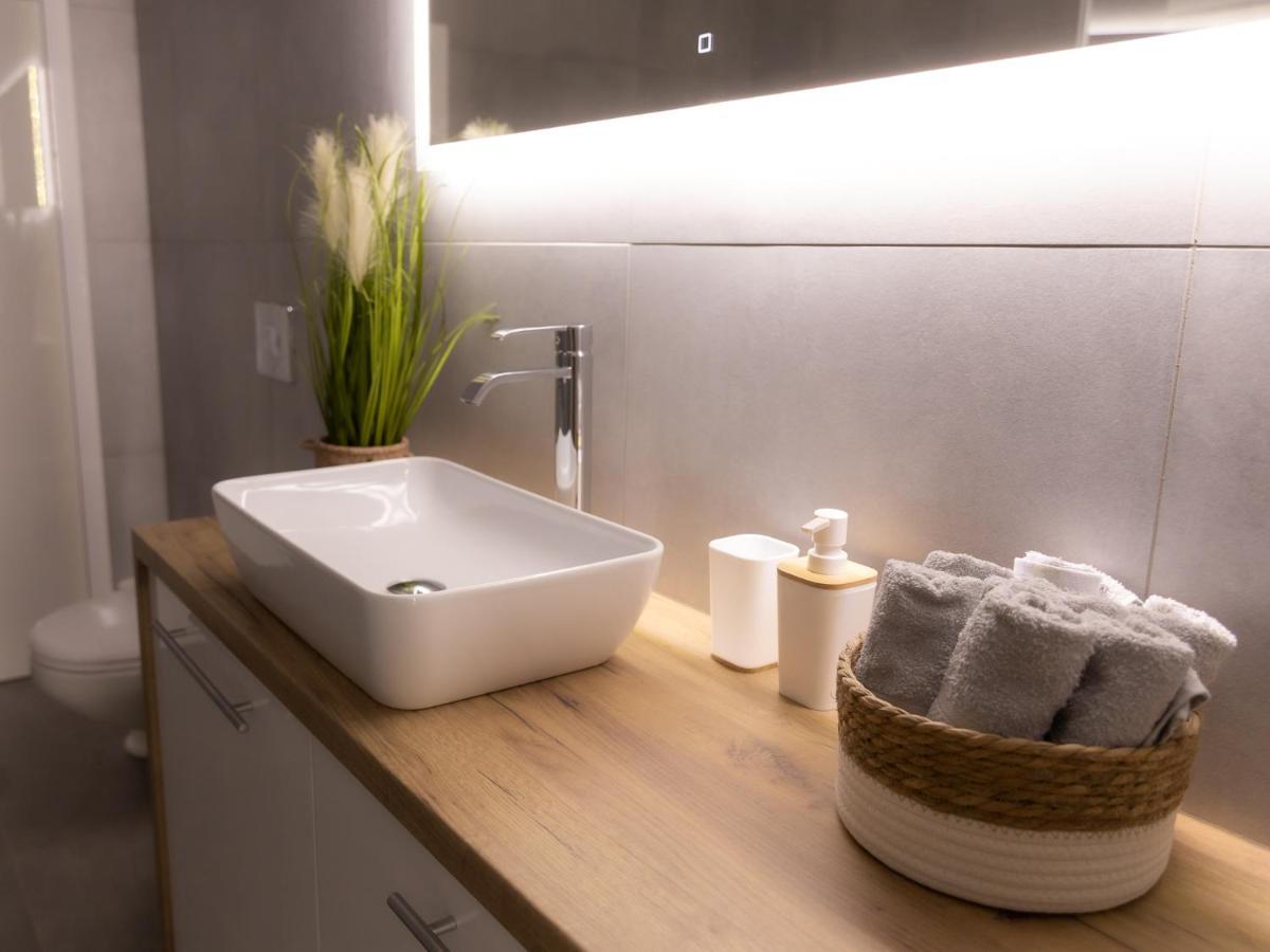 Appartamento Apartament Pod Lasem Oldrzychowice Klodzkie Esterno foto