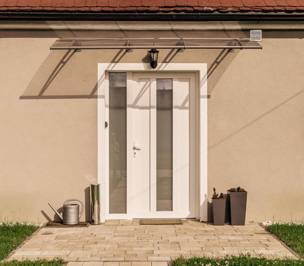 Appartamento Apartament Pod Lasem Oldrzychowice Klodzkie Esterno foto