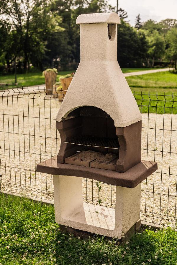 Appartamento Apartament Pod Lasem Oldrzychowice Klodzkie Esterno foto